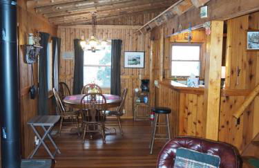 The Crystalaire Cabin - Charming and Relaxing! - Photo 17