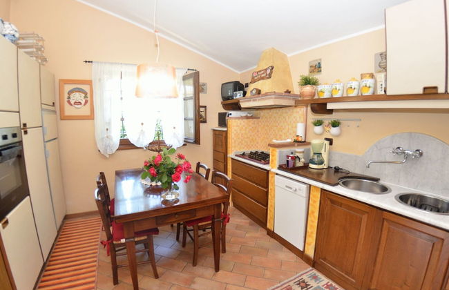 Holiday Home in Pescaglia Near Tuscan Beaches - Foto 6