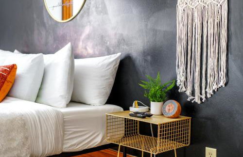 Jungle House Luxury Homes - Columbus Downtown Short North - Walk to Convention Center & Nationwide Arena - Sleeps up to 10 - Free Parking - Over 5,800 Five Stars - Foto 47