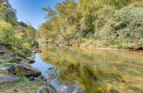 Deck and Sauna Avalon Woods Riverfront Retreat - Foto 3