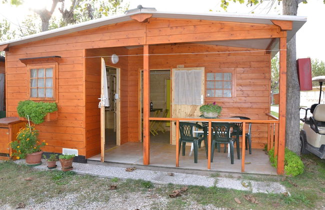 Tidy Chalet with Terrace near Sea - Foto 27