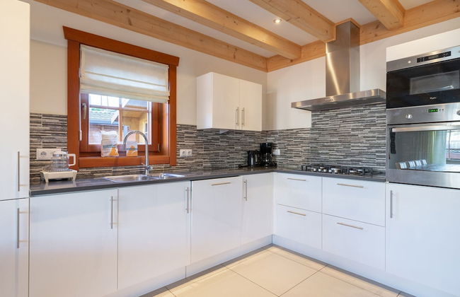 Wooden Holiday Home with Microwave near Brunssummerheide - Photo 3