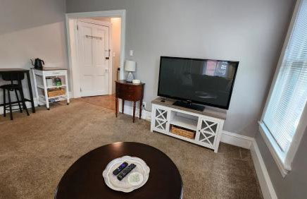 Waterfront Getaway in Historic Bristol - Foto 26