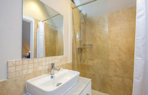 White Cottage Apartment - Foto 18