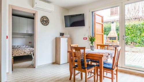 Piano Terra Moderno con Ampi Spazi e Luminosità - Foto 1