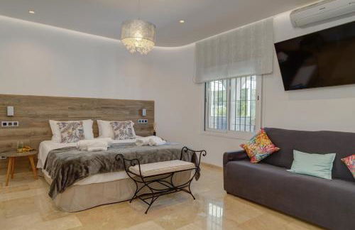 Villa Vista Verde Mijas Golf - Luxury with Optional heated pool & jacuzzi - Photo 11