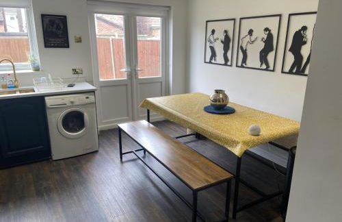 Lovely 2 Bed Full House By The Beach - Foto 4