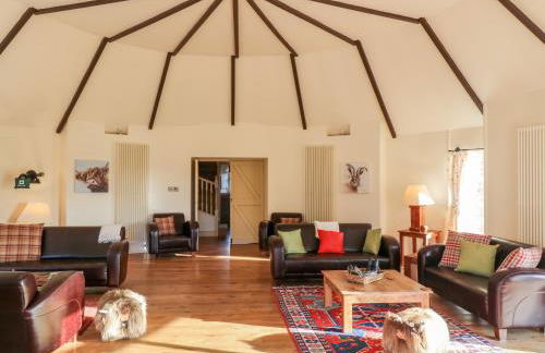 The Roundhouse - Photo 5