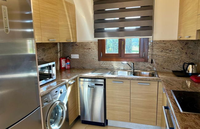 Perfect Getaway for 2 With Shared Pool - Foto 8