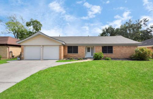 Backyard Oasis-Pool & Grill-Heart of Friendswood - Foto 46