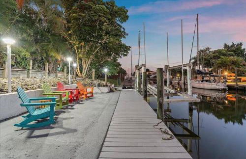 CANAL FRONT! Bring or rent a boat, near AMI/IMG. - Foto 34