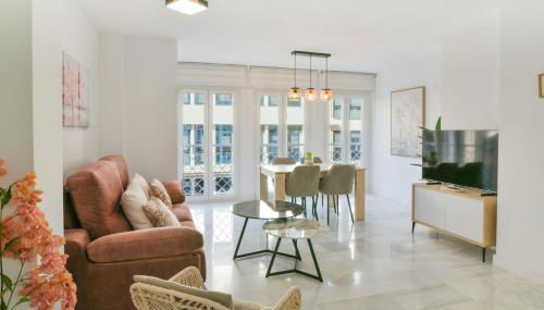 Magnificent- 2Bd 2Bth- City Center - Photo 2, Other