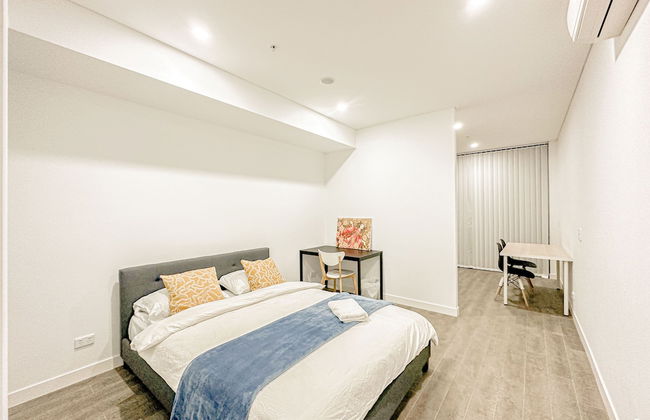 Burwood Apartment - Photo 3