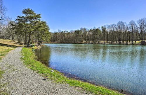 10 Mi to Drive-In Lakefront Trenton Cabin! - Foto 28