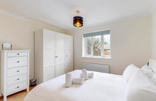 2 Bed with Garden & Free Parking near the Thames - Photo 8