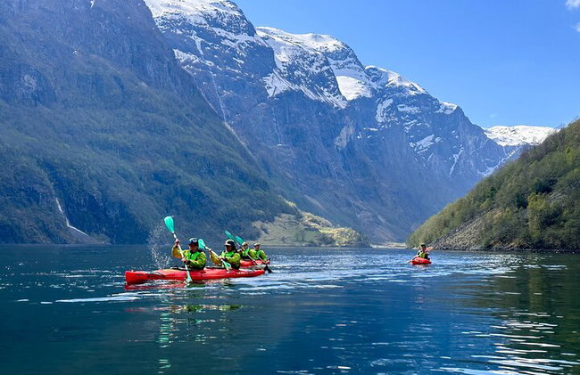 Vossevangen: Ganztägige geführte Kajaktour durch den Nærøyfjord - Foto 2