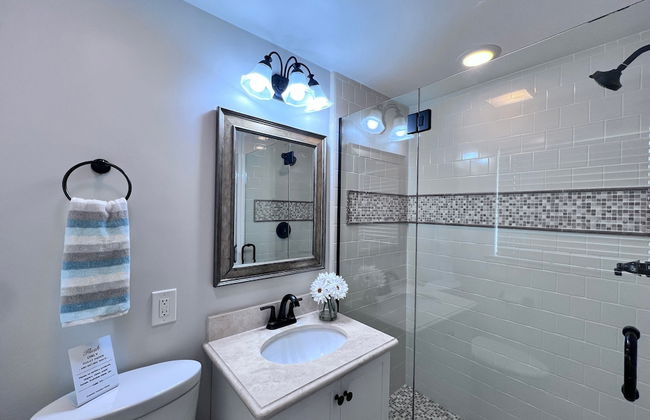 Dazzling 5 Bedroom Pool Home 1/4 Mile To Disney - Foto 27