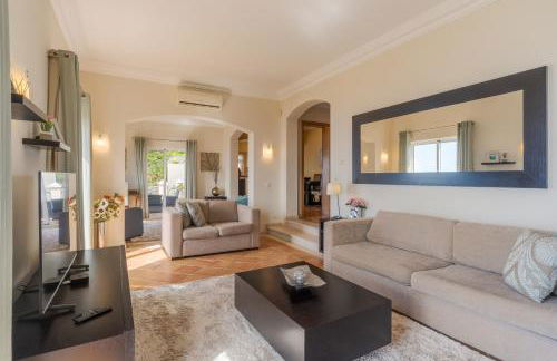 Villa Bougainvillea Palheiro Village by Holiday Rental Madeira - Foto 27