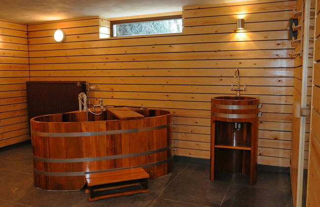 Traditional Chalet with Sauna, Spa Tub, & Relaxation Space near La Roche - Photo 13