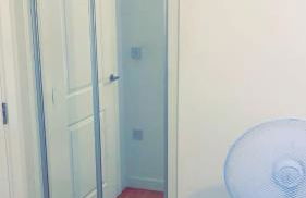 Spacious Amazing Luxury En-suite double room with free parking in a two bedroom apartment - Foto 3