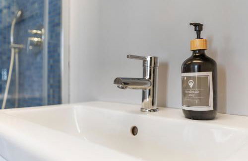 Baroni D - FREE private parking and A-C - Foto 10