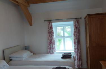 Church Bay Cottage Dog Friendly Sea Views - Foto 2