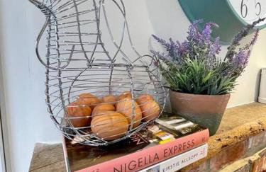 Northbrook Cottage, Farnham, up to 8 adults - Photo 7