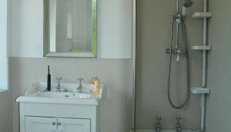 Peaceful Room Overlooking Nature & Parking - Photo 4, towels, Shower