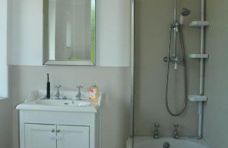 Peaceful Room Overlooking Nature & dedicated bathroom - Foto 4