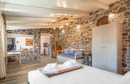 Perachori Boutique Studios - Photo 1