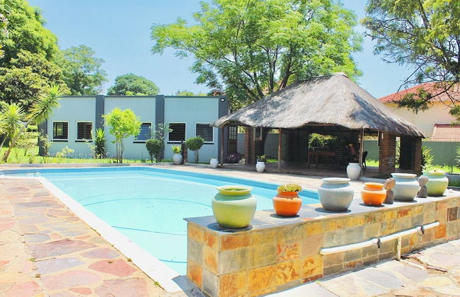 Impeccable 1-bed Apartment in Sandton - Photo 5