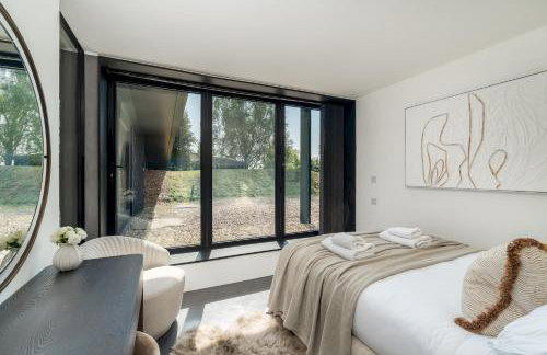 Pass the Keys Bond-villain Style Home with Panoramic Views - Foto 32