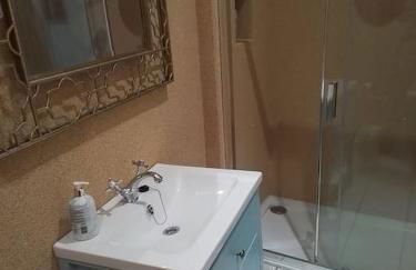 Superb City Centre apt with parking - Photo 13