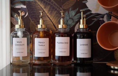 4 Bedroom Pool and Hot Tub Home Near Cleveland - Photo 36