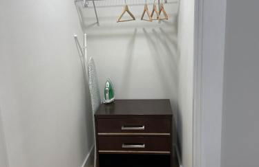 Cozy Suite at Towson Center - Foto 18