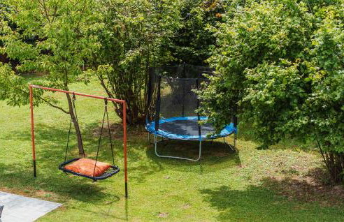 Beautiful Home In Dugo Selo With Wifi - Foto 8