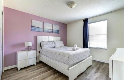 Family Home 20 min Disney 4BR Heated Pool BBQ - Foto 34