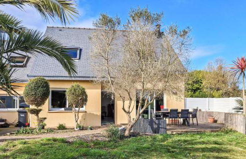 3 Bedroom Lovely Home In Saint-Pabu - Foto 8