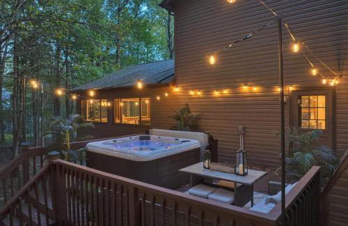 Winter Hideaway - Sled Hill, Hot Tub, Fireplace, Game Room - Foto 66