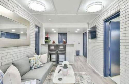 NEW! Lakefront|Lux|Games|HotTub|Dock|Friends+Fam! - Foto 3