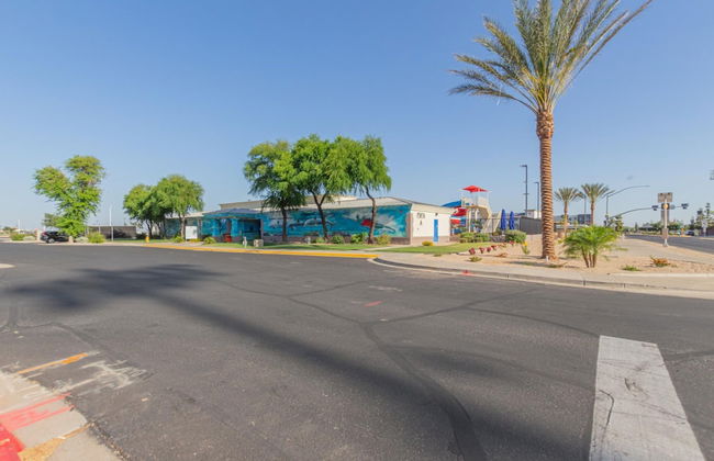 Spacious Oasis Spring Training Pool Tennis - Photo 40