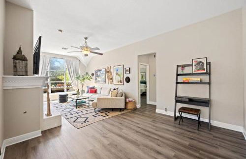 Artist Retreat at Cypress Creek - Hotub - Sleeps 9 - Photo 26