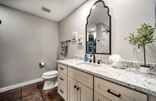 Canyon Lake Hideaway with Fire Pit and Yard! - Foto 26