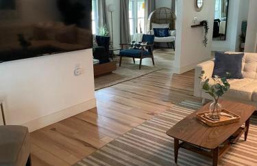 Sister Lakes Lakeside House - Sleeps 16 - Foto 66