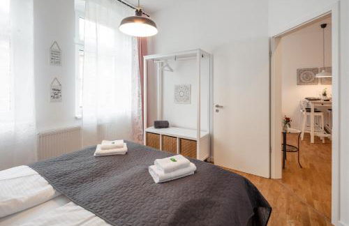 Goethe Palais Suite Charlotte 4P l Lift I ParkplatzI Zentrum I Helios - Photo 8