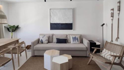 Piso reformado de diseño c/terraza. Playa el Ancla - Foto 5