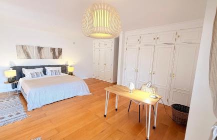 Oceanfront 2 bedrooms apartment with swimming pool & garage - Photo 28
