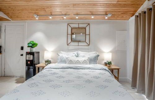 Historic Heights Rustic Urban Tiny Cabin - Foto 8