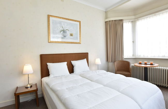 Former Hotel in the Centre and Near the Beach in Panne - Foto 4