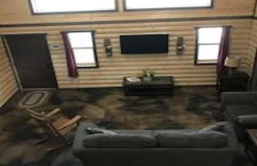 Farm House Cabin, Patio, TV Room, Games, BBQ, Campfire - Foto 15